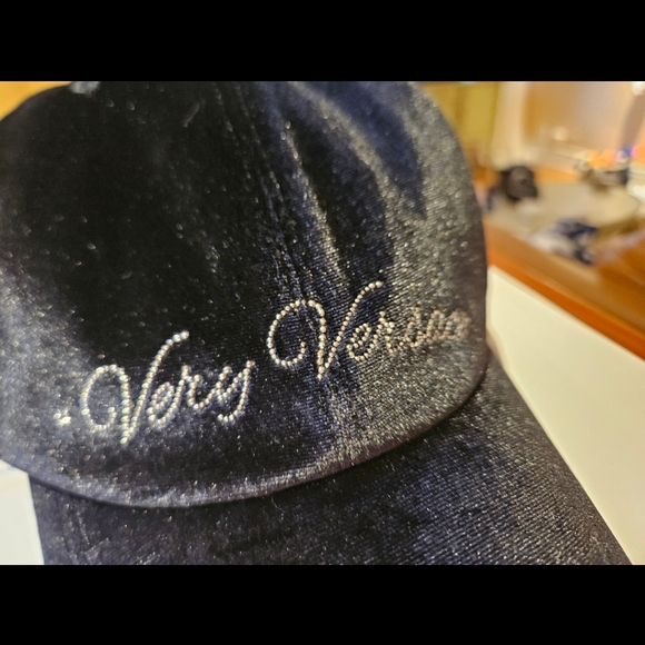 Versace Cap - Picture 6 of 6